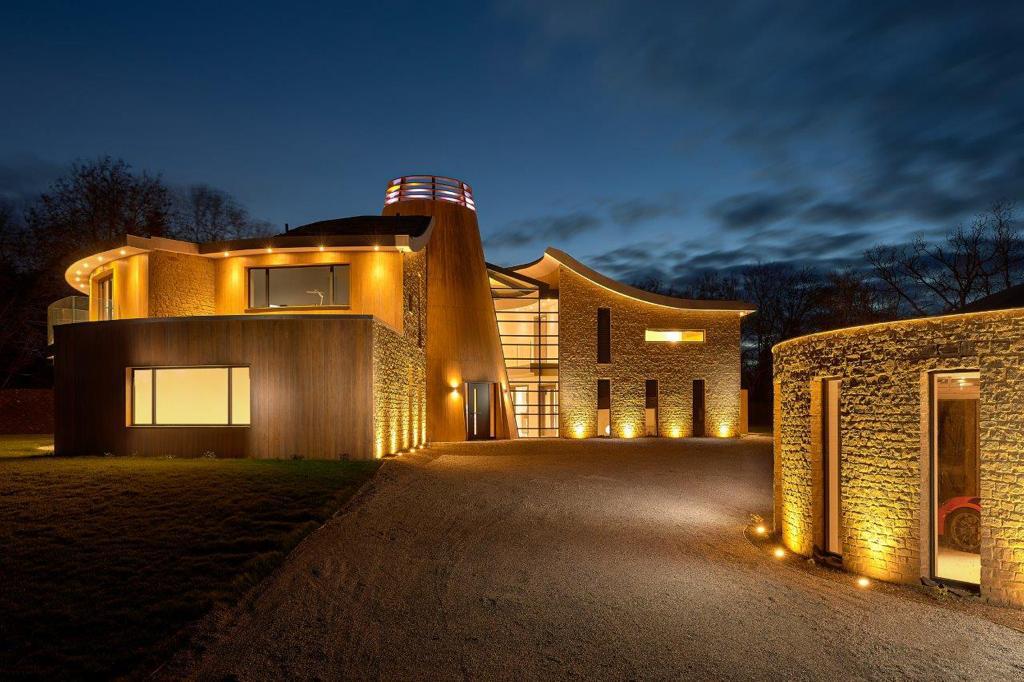 Griffon House — mechanical installation in Surrey